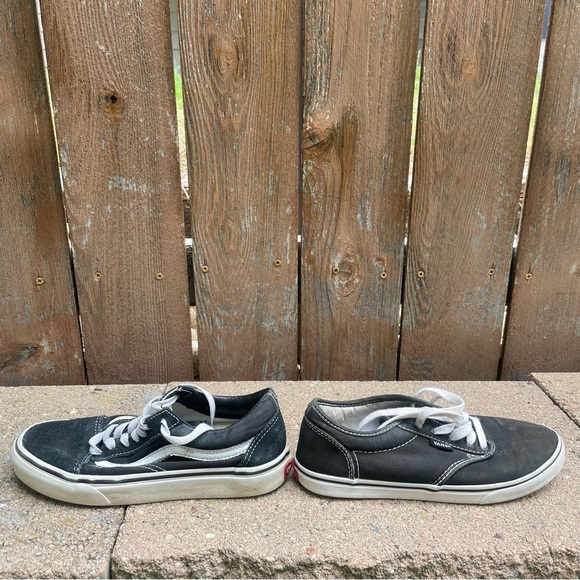 VANS Women’s Mismatched Black White Old Skool Sneakers Classic Size 6 - Picture 10 of 11